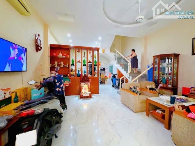 XUẤT NGOẠI Bán Nhà 4 Tầng Mới Đẹp Lê Văn Sỹ, 43m2, 7.3 Tỷ TL