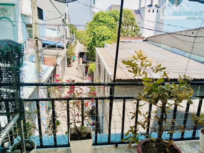 Hẻm mặt tiền đường q12 xe hơi nè nhau thông tu tung