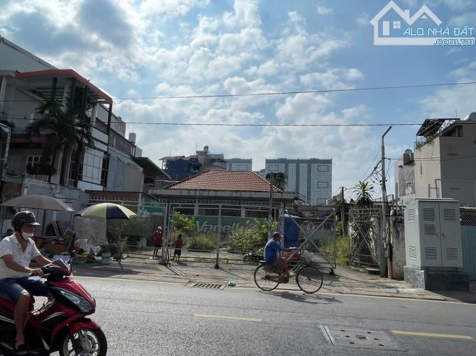 Mặt tiền  Phạm Thế Hiển, Phường 4, Quận 8 (Gần ngã ba Cao Lỗ)