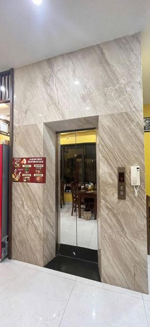 Mặt phố Xuân La-nhà vip 5tầng thang máy-vỉa hè đá bóng-siêu kinh doanh ngày đêm.