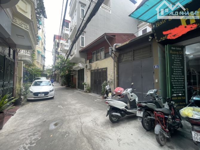 Bán nhà phố thái hà hai mặt thoáng oto đỗ cửa
