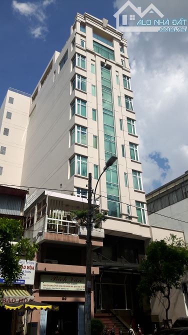 khách sạn mặt tiền Lương Hữu Khánh (Q1), 6x24m, hầm 7 lầu, HĐ 215 triệu, giá 65 tỷ