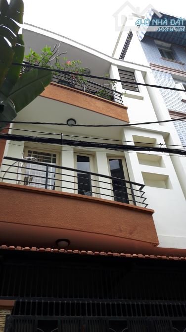 Hẻm xe hơi Lý Chính Thắng (Q.3), 4x19m, 2 tầng, giá 13.5 tỷ