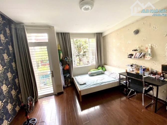 🔥 NGỘP NGÂN HÀNG! BÁN GẤP TRONG TUẦN NHÀ HẺM XE HƠI NGUYỄN TRÃI 4x15m 4 TẦNG