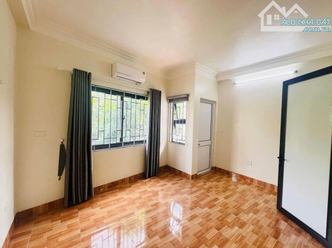 PHỐ GIA QUẤT-ĐẤT 42M2 - MT 4.8M, VÀI BƯỚC RA VỈA HÈ, Ô TÔ TRÁNH ĐỖ NGÀY ĐÊM