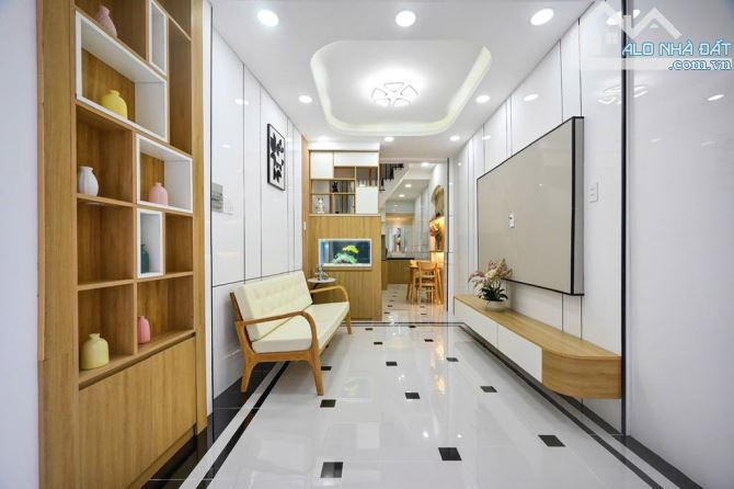⚡️ 🔑 BÁN GẤP TRONG TUẦN NHÀ HẺM SIÊU ĐẸP LÝ TỰ TRỌNG 4.2x15.8m 4 TẦNG 4PN