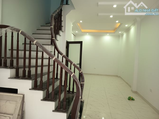 Bán nhà Đường 422 Tân lập 38 m2 5 tầng giá 5.5 tỷ hàng xóm KĐT Tân Tây Đô & Lideco.