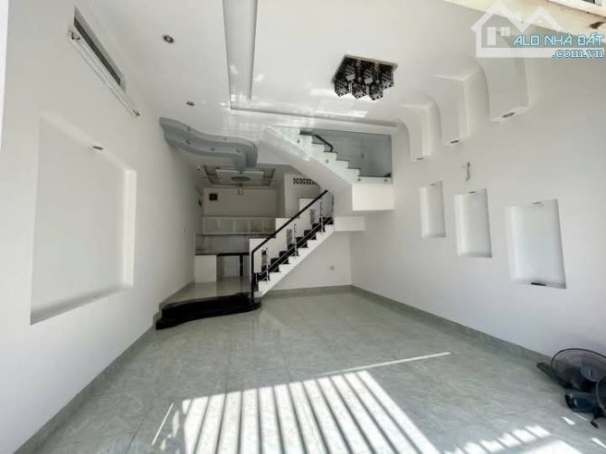 Bán nhà hẻm A Ma Khê thông với Hùng Vương