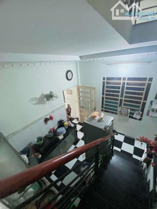 Bán nhà 95m2, 2T, hẻm 7m, ngay chợ Thuận Giao, nhỉnh 3 tỷ, đường 22 tháng 12, Thuận An, BD