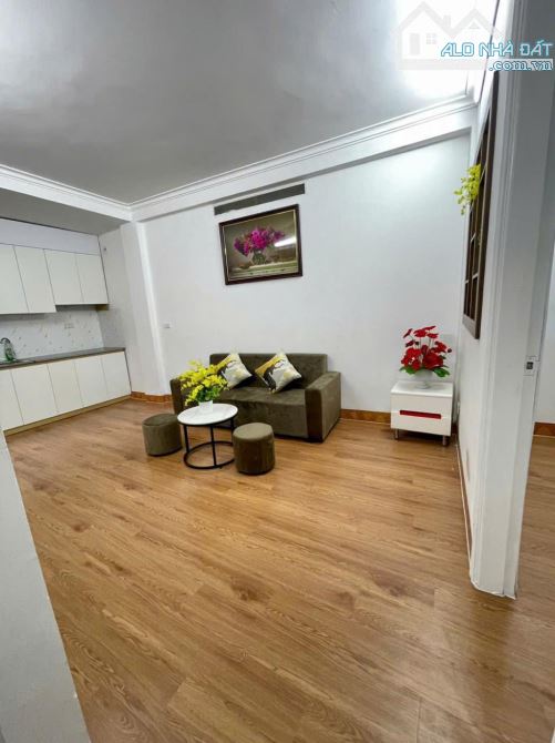 CĂN HỘ ĐẸP KHU GIẢI PHÓNG! NGÕ Ô TÔ, AN NINH, YÊN TĨNH, FULL NỘI THẤT, ~60M2 2N1WC 1..TỶ