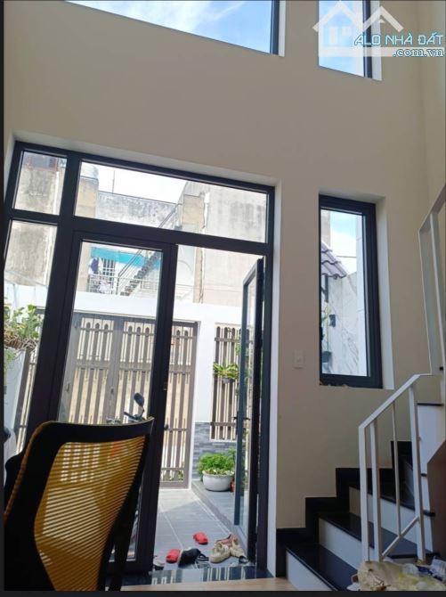 Nhà 2 tầng BTCT 108m² 5x21 hẻm xe tải thạnh xuân quận 12 5ty800