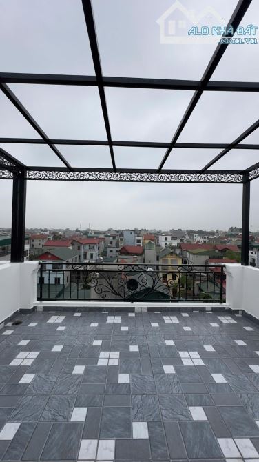 Trung Tâm Thạch bàn -Nhà ra Phố -thang Máy nhập khẩu oto đỗ cửa