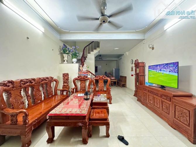 Bán nhà Minh Khai, 3 nhà ô tô tránh, đỗ ngày đêm, hàng xóm Timecity, 35m2, 5 tầng, 7.1 tỷ