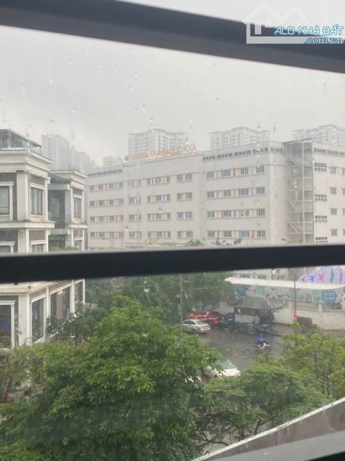 Bán Đất Tặng Nhà Mặt Phố Trần Duy Hưng 61m , 2 Tầng , Mặt Tiền Quyền Lực  , Hơn 8 Tỷ