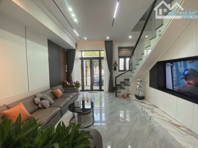NHÀ FULL NỘI THẤT 2 MẶT TIỀN NGUYỄN PHÚC CHU: GIÁ 3.75 tỷ