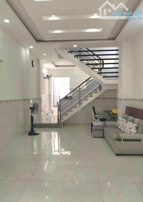 BÁN NHÀ ĐẸP CẠNH TỈN.H LỘ 10 - KH.U TÊ.N LỬ.A - HẺM XE HƠI - ( 5.2X12M ) CHỈ 4.3$