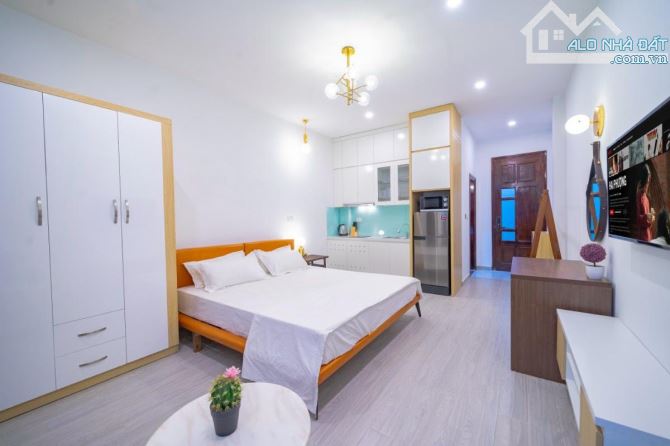 Phân lô Quần Ngựa, Vỉa hè oto dừng đỗ, 20m ra phố, DT 100tr. 70m2x7t, MT 4m. 30 tỷ