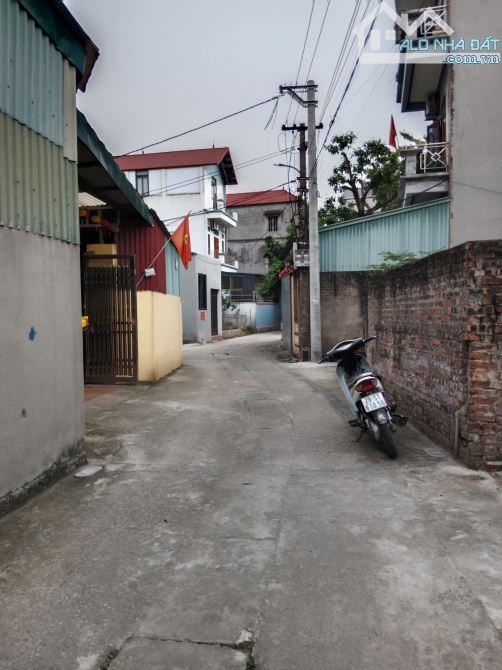 CHÍNH CHỦ NHỜ BÁN 100M ĐẤT VÂN NỘI - SỔ VUÔNG - Ô TÔ VÀO - LÔ GÓC