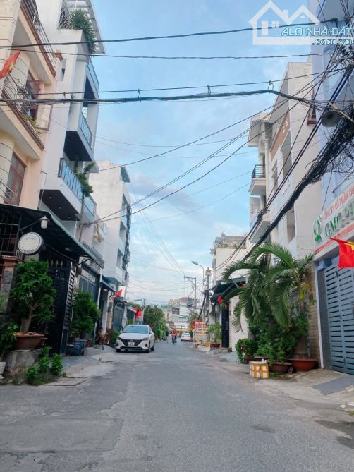 LÔ GÓC 2 MẶT THOÁNG MÁT - PHAN VĂN TRỊ - NGANG KHỦNG 5.5 - 50M2 - GIÁ 6.X TỶ