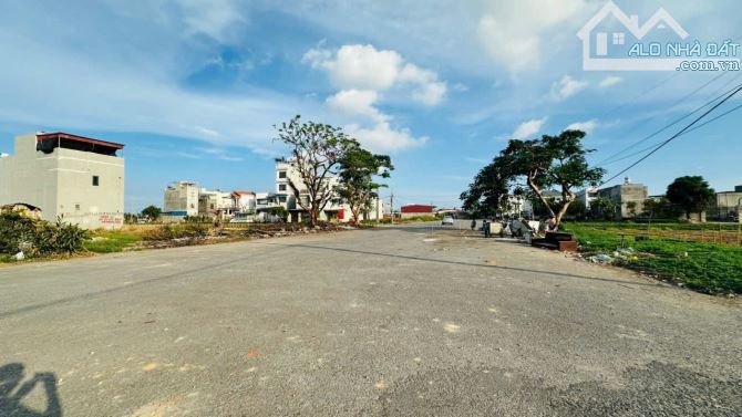 Bán lô đất TĐC Gốc Lim - Đằng Hải - DT 200m - Mt 10m hướng Đông Nam