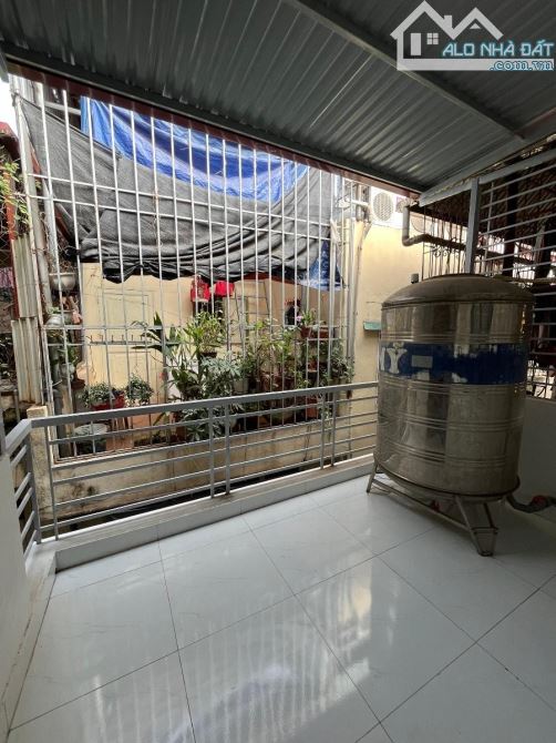 CHÍNH CHỦ BÁN NHÀ MẶT NGÕ LẠC LONG QUÂN  GIÁ 7,5 tỷ