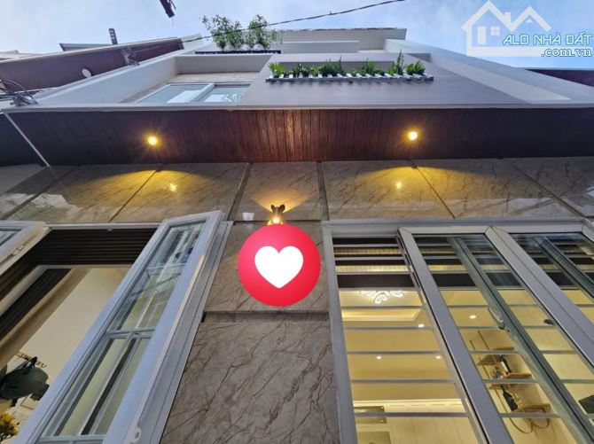 NHÀ ĐẸP  NGUYỄN SƠN 70m 5 tầng - LÔ GÓC- SÁT PHỐ - NHIỀU TIỆN ÍCH -THANG MÁY - GẦN TRƯỜNG