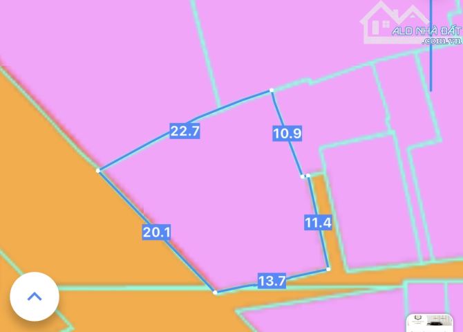 Bán đất tặng homestay cách biển vài bước chân,dt 384m2,có 20m mặt tiền, sẵn 300 thổ cư