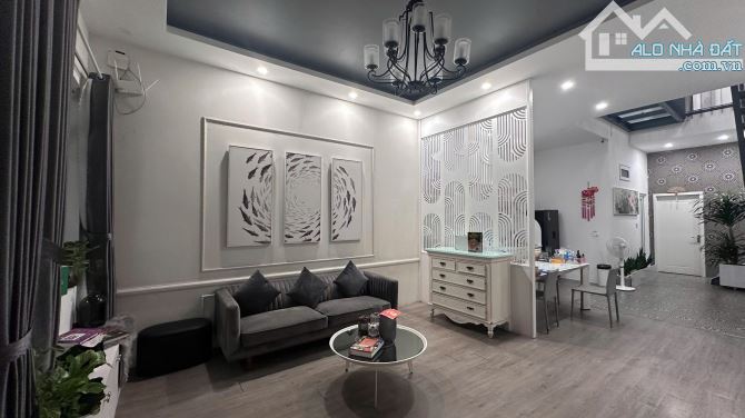 CẦN BÁN CĂN NHÀ ĐẸP, CHỦ XÂY CỰC KỲ TÂM HUYẾT