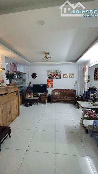 Bán nhà Hẻm xe hơi Đồng Đen - Bàu Cát, DT: 7x16m, 2 Tầng - 6PN, 11.5 tỷ.