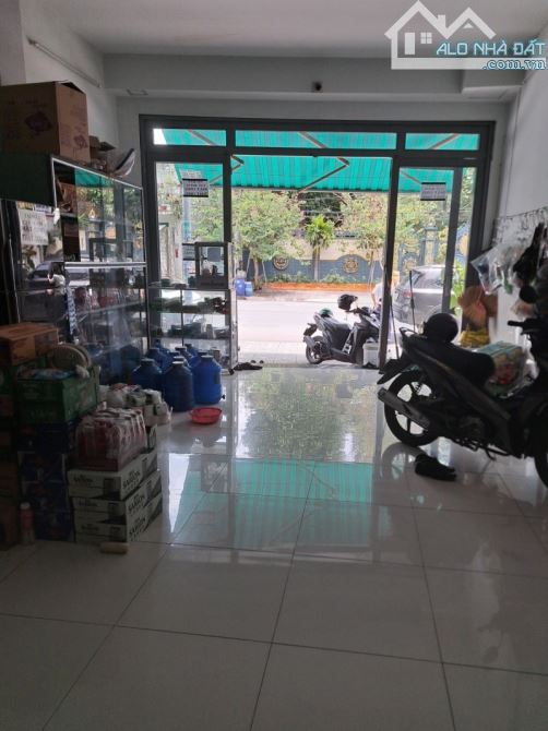 Bán nhà 3 Tầng MẶT TIỀN kinh doanh Hai Bà Trưng khu vực kinh doanh sầm uất