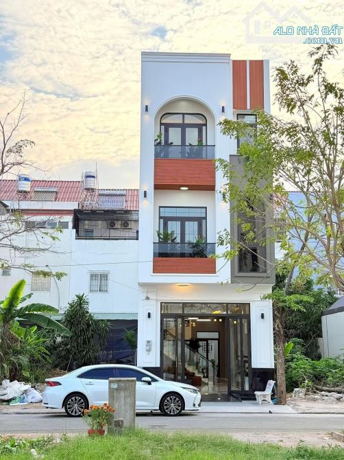 NHÀ 1 TRỆT 2 LẦU MỚI FULL NỘI THẤT ĐƯỜNG SỐ 4 KDC VĂN HÓA TÂY ĐÔ, CẦN THƠ