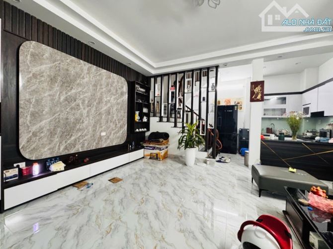 Bán nhà Kim Mã - Ba Đình - Nhà đẹp thoáng - DT 45M - Giá 8,x tỷ