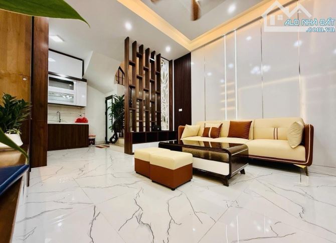 Bán Nhà Kim Ngưu 53m² – 5 Tầng, Ngõ Thông, Kinh Doanh, Giá 7.65 Tỷ