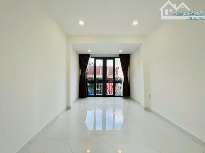 CƠ HỘI VÀNG SỞ HỮU NHÀ GIÁP QUẬN 1 GIÁ CHỈ 3,8 TỶ! 3 TẦNG, 3 PHÒNG NGỦ
