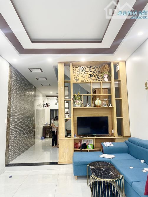 NHÀ 3 TẦNG KIÊN CỐ – HIỆN ĐẠI – MẶT TIỀN PHẠM VẤN – VÀI BƯỚC RA BIỂN SƠN TRÀ – CHỈ 6,X TỶ