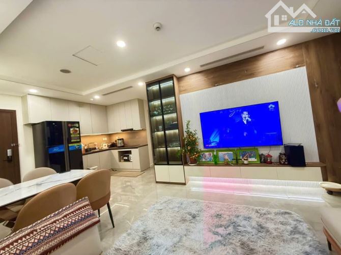 Cho Thuê Chung Cư Sunshine Iconic, Phúc Đồng, Long Biên  75m2, giá 15 triệu.