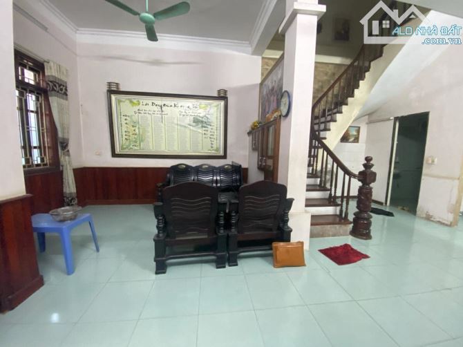 Cần bán gấp siêu phẩm quận Bắc Từ Liêm 68m2, 4T, thang máy, ô tô tránh dừng đỗ, gần hồ,