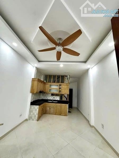 Hàng Hiếm, Bán Nhà Phố Thái Hà 37,5m2 5 Tầng Nhà Mới Gần Phố Giá Chỉ Nhỉnh 8 Tỷ