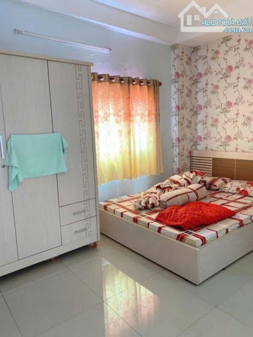 Bán Nhà Gò Vấp Quang Trung 3 Tầng BTCT Gần Công Viên Làng Hoa ST E-Mart  Chỉ Nhỉnh 5ty