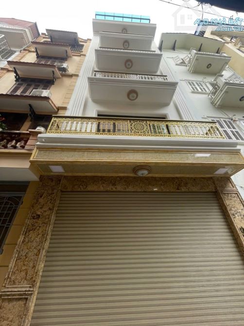 NHÀ PHÂN LÔ SÁT PHỐ 19 TỶ 55m 8 TẦNG MT 4,3m GARA Ô TÔ THANG MÁY PHÙNG CHÍ KIÊN CẦU GIẤY