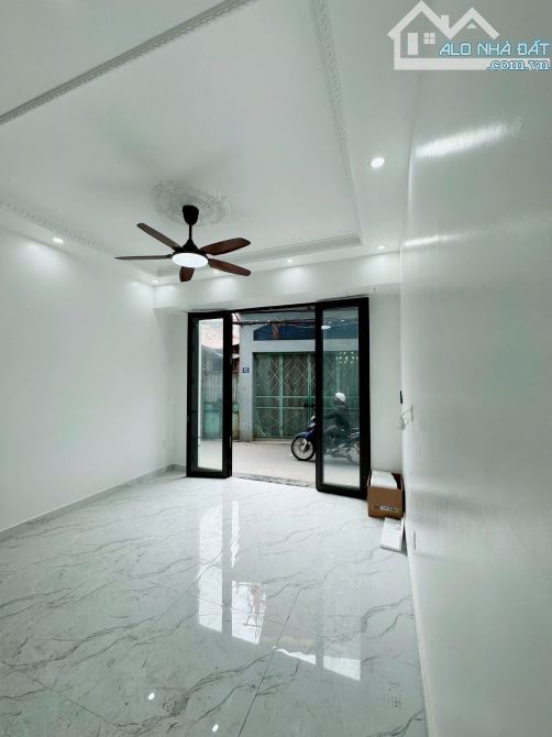 Bán Nhà 4 Tầng Miếu hai Xã Dư Hàng Kênh Lê Chân Hải Phòng, oto đỗ cửa, KD ok giá 4.25 tỷ