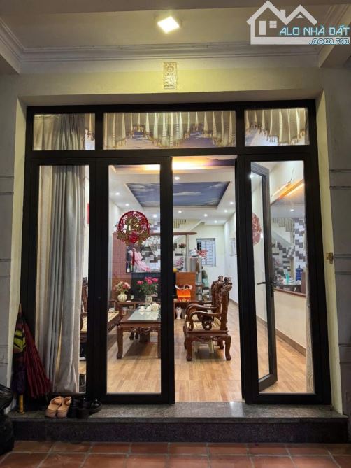 60M. 3 TẦNG. DÂN XÂY. NHÀ ĐẸP. NGÕ XE SH TRÁNH. Ở SƯỚNG. HÒE THỊ. XUÂN PHƯƠNG. RẤT HIẾM.