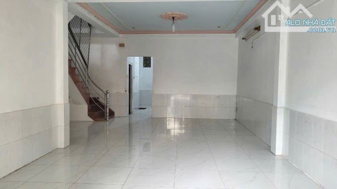 Hơn 9 tỷ thương lượng, 115m2, ngang hơn 5m, 3 tầng, hẻm thông, Quang Trung, Gò Vấp