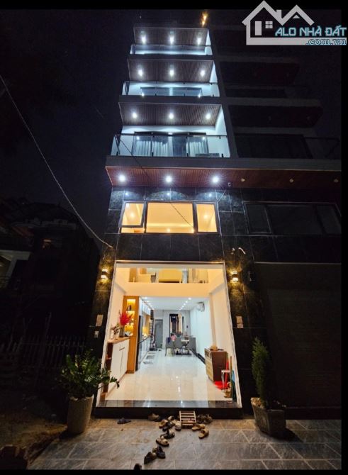 9.6 Tỷ /60 M2/ 6 tầng thang máy/ 3.8 Mt/ Thạch Bàn.Long Biên - 10