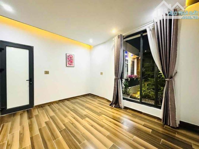 Một em siêu phẩm 3 tầng full nội thất nằm ngay trung tâm của khu Shophouse mini - 10