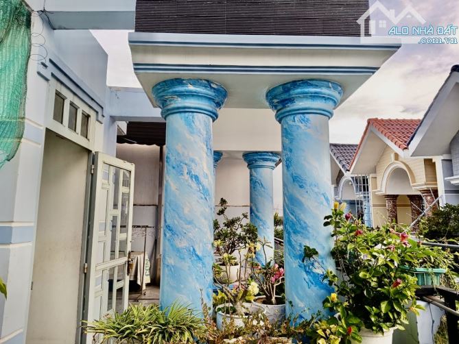 Nhà đẹp An Dương Vương quận 8 - 4 tầng - Ngang KHỦNG 9m - 4PN - 10