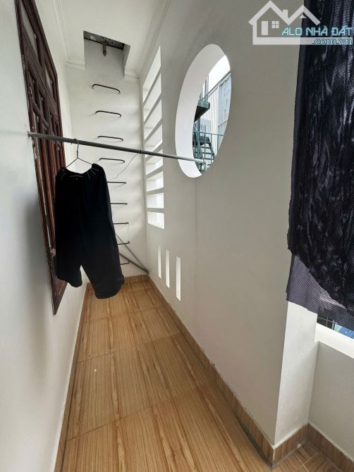 Cho thuê nhà riêng tại Phố Đình Đông, 60 m2 - hàng hiếm tại giá tốt - 4PN - ô tô đỗ cửa - 10