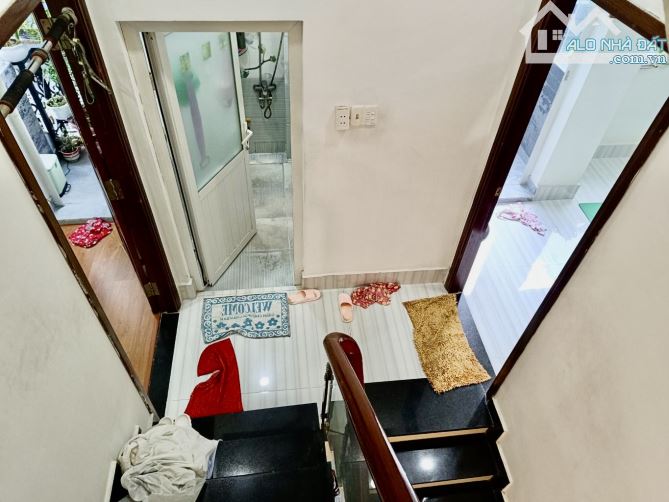Nhà đẹp An Dương Vương quận 8 - 4 tầng - Ngang KHỦNG 9m - 4PN - 11