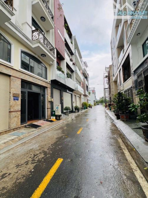 Bán nhà 3 tầng mới- đẹp Tây Lân, full nội thất, ô tô đỗ cửa –55m² - 4PN, , chỉ nhỉnh 4 tỷ - 11