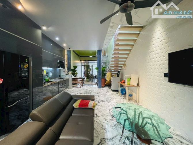 BÁN NHÀ 2 TẦNG ĐẸP GẦN BIỂN NGUYỄN TẤT THÀNH – VIEW CÔNG VIÊN, THOÁNG MÁT TRỌN ĐỜI - 11